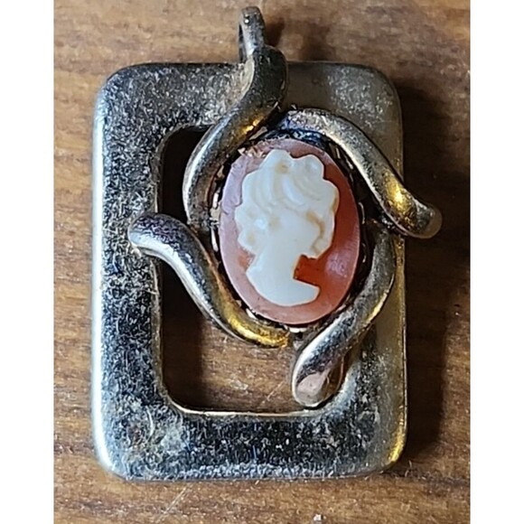 Unbranded Accessories - Vintage Yellow Shell Cameo Pendant – Victorian Style Gold-Tone Setting